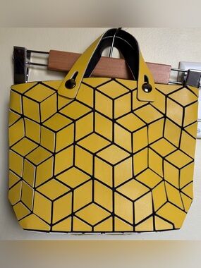 Patrizia Luca Yellow Geometric Cube Tote Bag Black Handbag Purse Party Festival